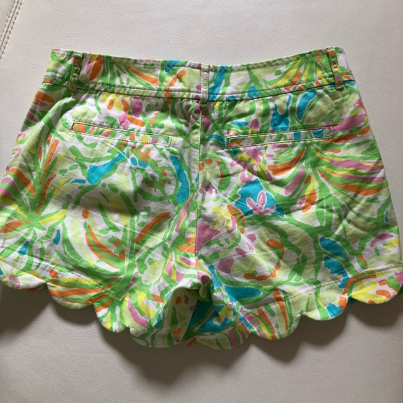 Lilly Pulitzer Buttercup elephant ears shorts. sz4 - Picture 3 of 6